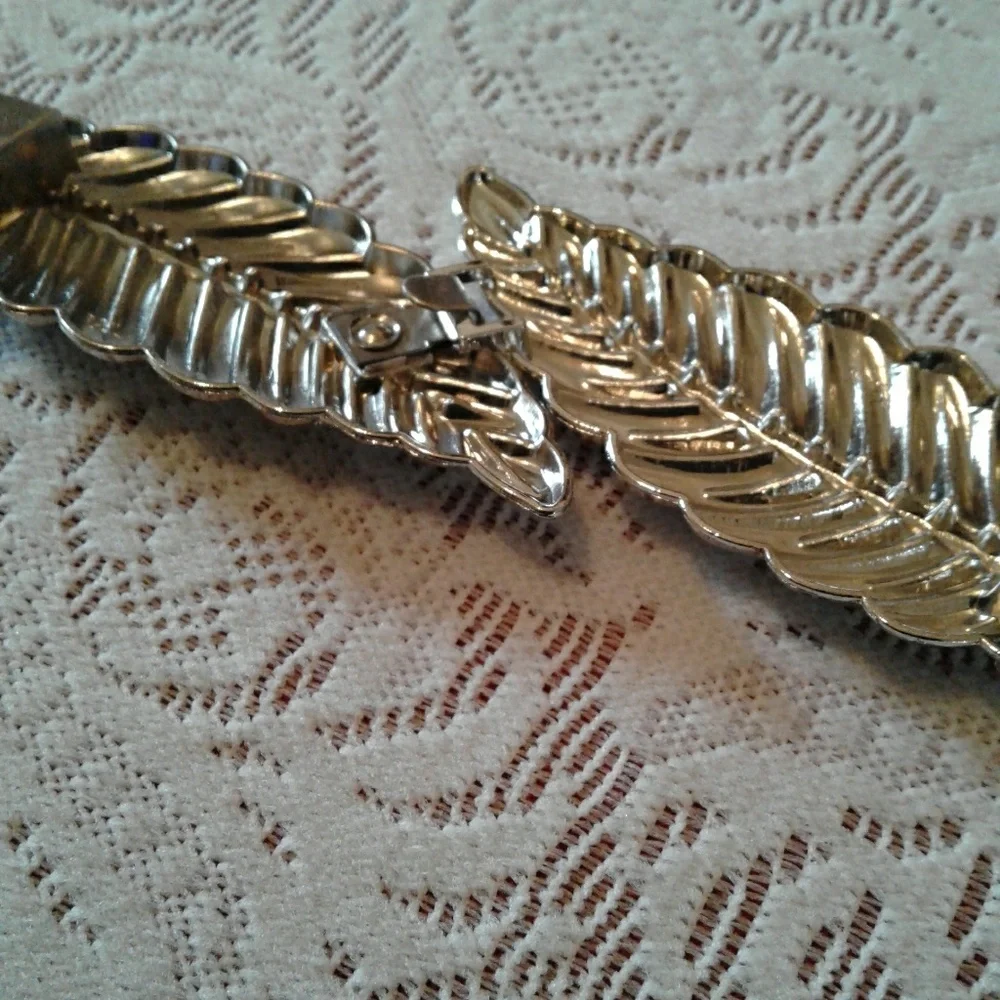 Silver Leaf Detail Women's Metal Waist Belt